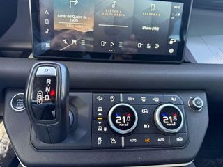 LAND-ROVER Defender 2.0 D200 SD4 SE Auto 4WD