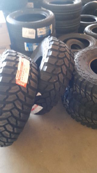 Maxxis Trepador M8060 33x12.5 R15
