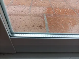 Puerta corredera aluminio blanca