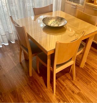Conjunto Comedor 4 Sillas y Mesa Cristal