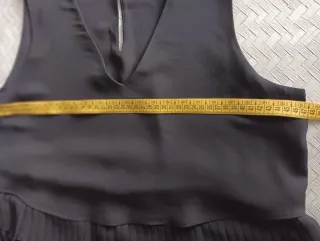 Blusa Mango Negra con Volantes