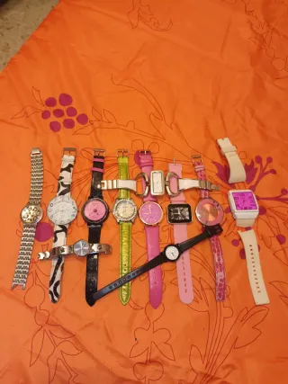 Lote de 11 relojes de mujer