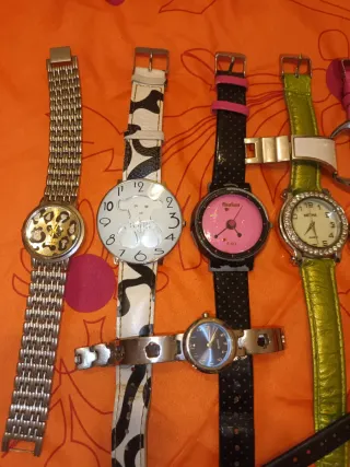 Lote de 11 relojes de mujer