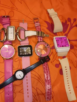 Lote de 11 relojes de mujer