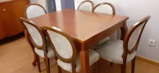 Mesa de comedor y 6 sillas