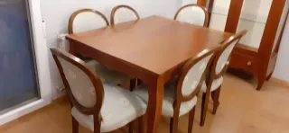 Mesa de comedor y 6 sillas