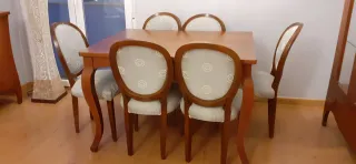 Mesa de comedor y 6 sillas