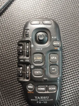 Yaesu FT-8500 non funzionante,e senza microfono.