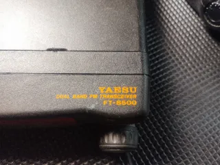 Yaesu FT-8500 non funzionante,e senza microfono.