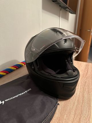 Casco Scorpion mas chaqueta mas pantalón Armure.