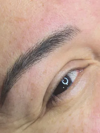 Manicura, pedicura, depilación,  micropigmentacion