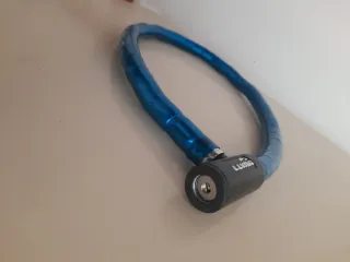 Candado azul para moto