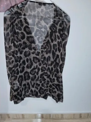 Camisa Leopardo Transparente con Cremalleras