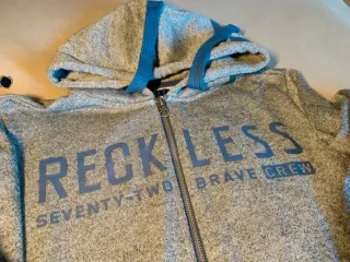 Felpa uomo con zip e cappuccio