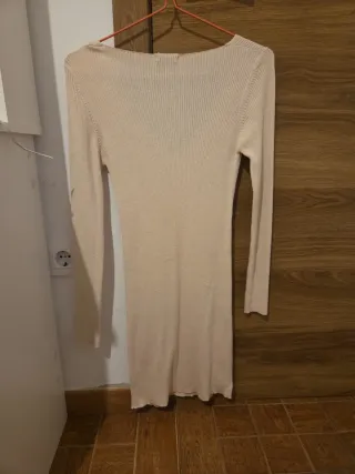 Vestido ajustado beige manga larga