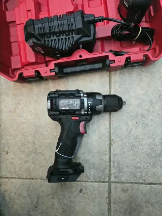 Taladro Atornillador Parkside + batería y Cargador