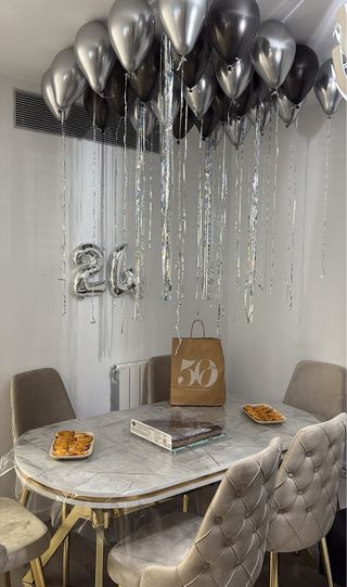 Mesa y 4 Sillas Diseño Moderno