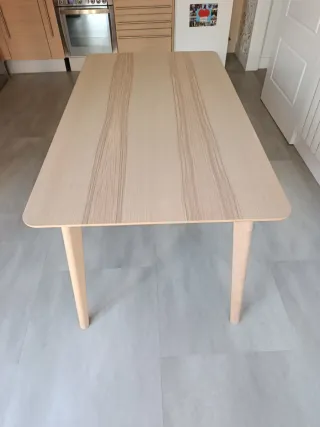 Mesa de comedor madera clara Ikea Lisabo