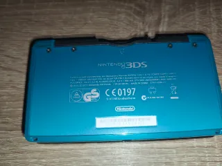 Nintendo 3DS Azul turquesa + Cargador + SD 2GB