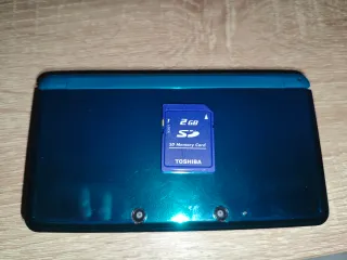 Nintendo 3DS Azul turquesa + Cargador + SD 2GB