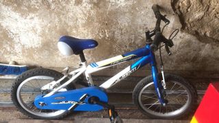 Bici infantil HACKER azul y blanca