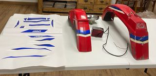 Derbi Variant Sport: Guardabarros, Faro y Vinilos