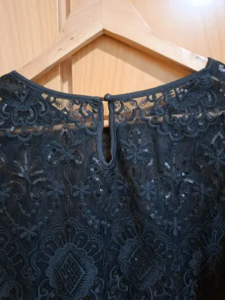 Top encaje lentejuelas negro