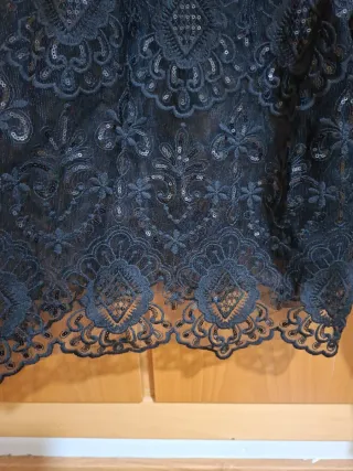 Top encaje lentejuelas negro