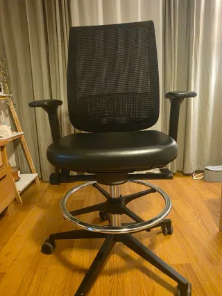 Silla de oficina profesional negra