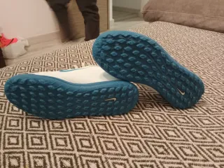Zapatillas de fútbol Nike blancas y azules