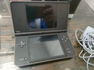 Nintendo DSi XL Nero + Giochi