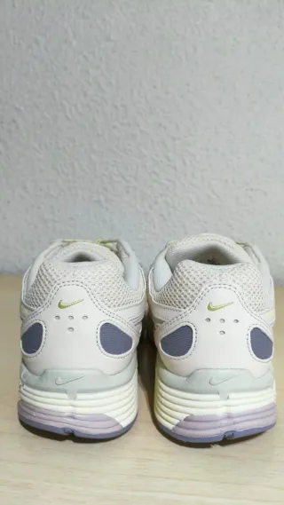 Nike P6000 Premium Talla 40