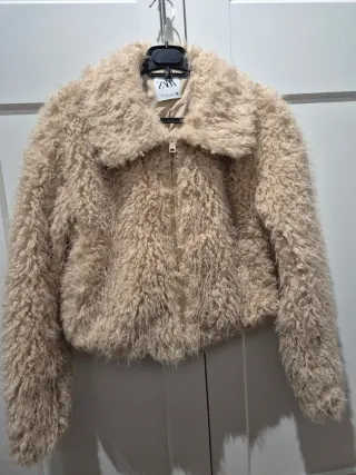 Chaqueta Zara pelo beige talla S, sin estrenar