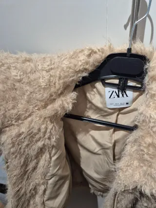 Chaqueta Zara pelo beige talla S, sin estrenar