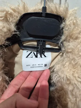 Chaqueta Zara pelo beige talla S, sin estrenar