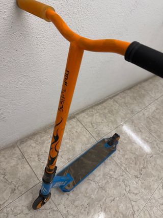 Patinete Bestial Wolf Naranja y Azul