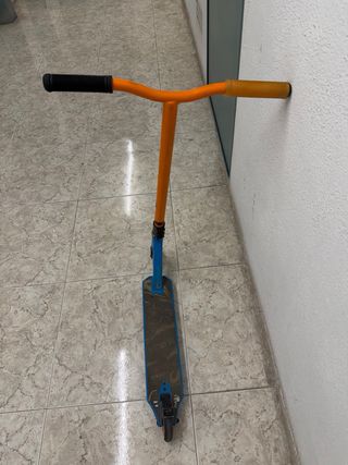 Patinete Bestial Wolf Naranja y Azul