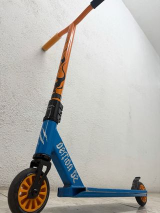Patinete Bestial Wolf Naranja y Azul
