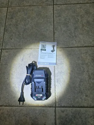 Linterna Parkside LED + Batería + Cargador