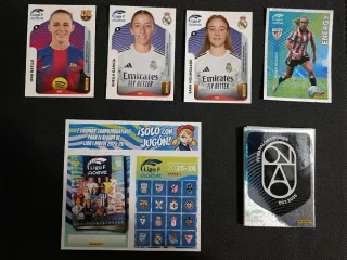 16 cromos Liga F Femenina 25-26 + 2 conmemorativos