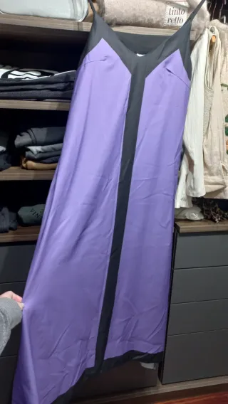 Vestido morado y negro de seda