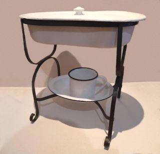 Antiguo lavabo de 4 piezas esmaltado