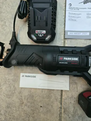 Sierra sable Parkside con batería y cargador
