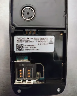 Teléfono Móvil Nokia 6234 con 2 Cargadores.