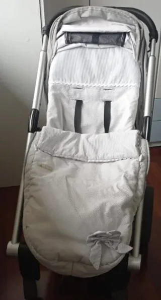 Capazo, silla y chasis Mutsy i-go