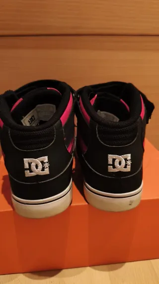 Zapatillas DC Shoes rosas y negras T35