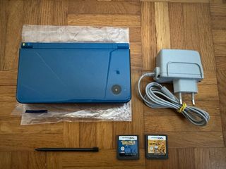 Console Nintendo DSi XL Blu con caricatore