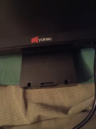 Monitor Yuraku TFT/LCD Negro..