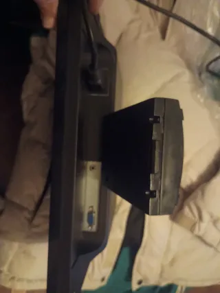 Monitor Yuraku TFT/LCD Negro..