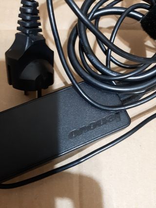Cargador de portátil lenovo